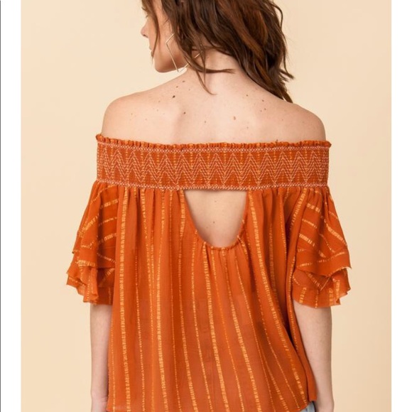 Off the Shoulder Top with Back Keyhole Detail - Picture 2 of 3